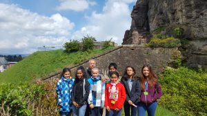 ERIC ET LES ENFANTS DE LA REUNION DEVANT LE LION DE BELFORT 2017