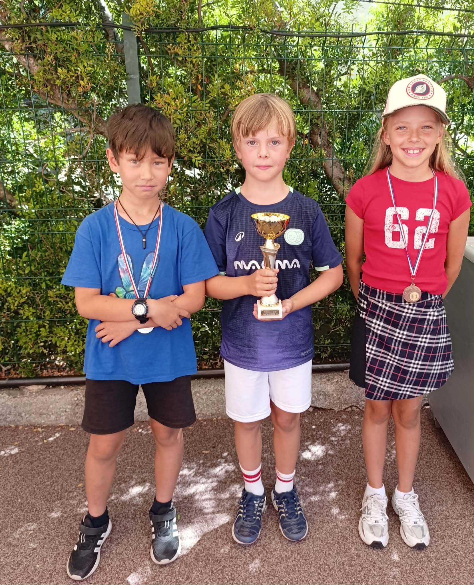Championnat CM1 Théoule 2026 de g à d : Sone - Jules - Amélia